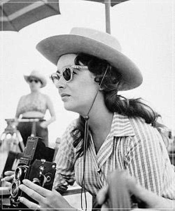 “Elizabeth Taylor In Cowboy Hat” by Frank Worth