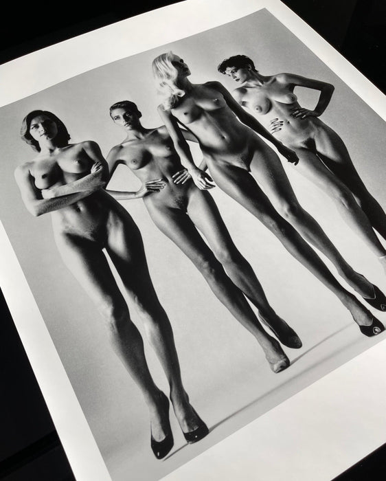 "Sie Kommen, Paris, 1981 (Nude)"by Helmut Newton 20x24 Vintage Silver Gelatin Print - Helmut Newton