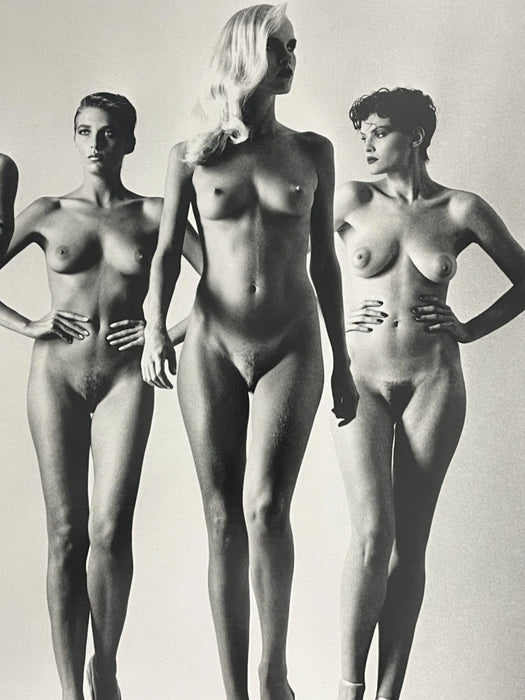 "Sie Kommen, Paris, 1981 (Nude)"by Helmut Newton 20x24 Vintage Silver Gelatin Print - Helmut Newton