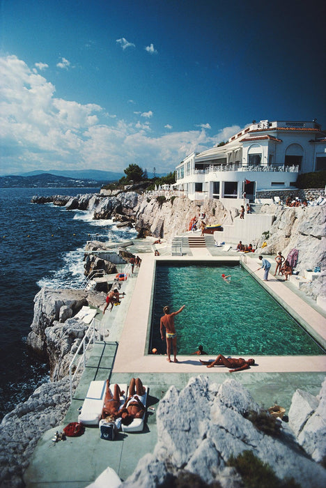 "Eden-Roc Pool" by Slim Aarons 20x24 Unframed Getty Images C-print - Slim Aarons