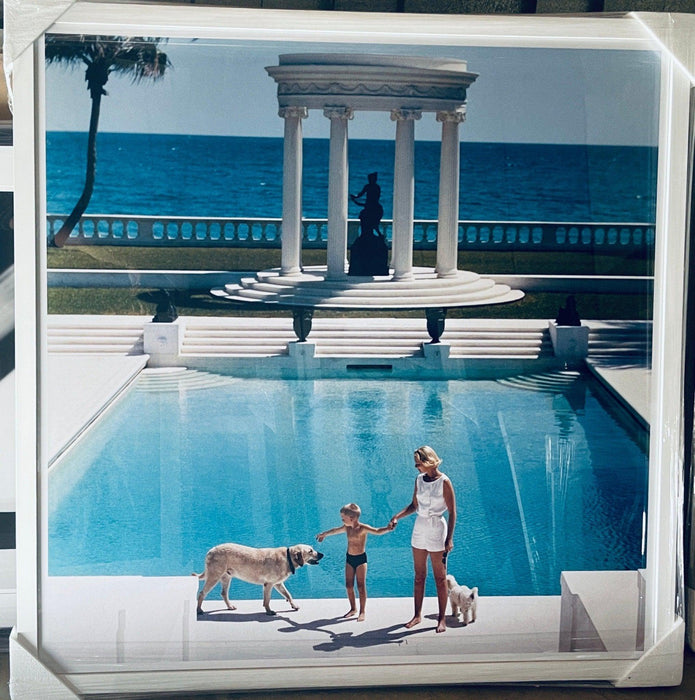 "Nice Pool" 50x50 Framed C-print by Slim Aarons - Slim Aarons